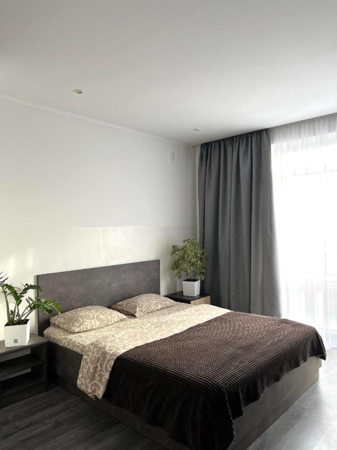 Комфортні Апартаменти 82 Ivano-Frankivsk Exterior foto